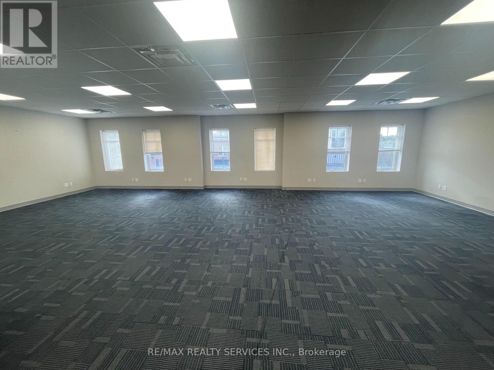 3 - 6 Front Street N, Thorold, Ontario  L2V 1X3 - Photo 2 - X12585848