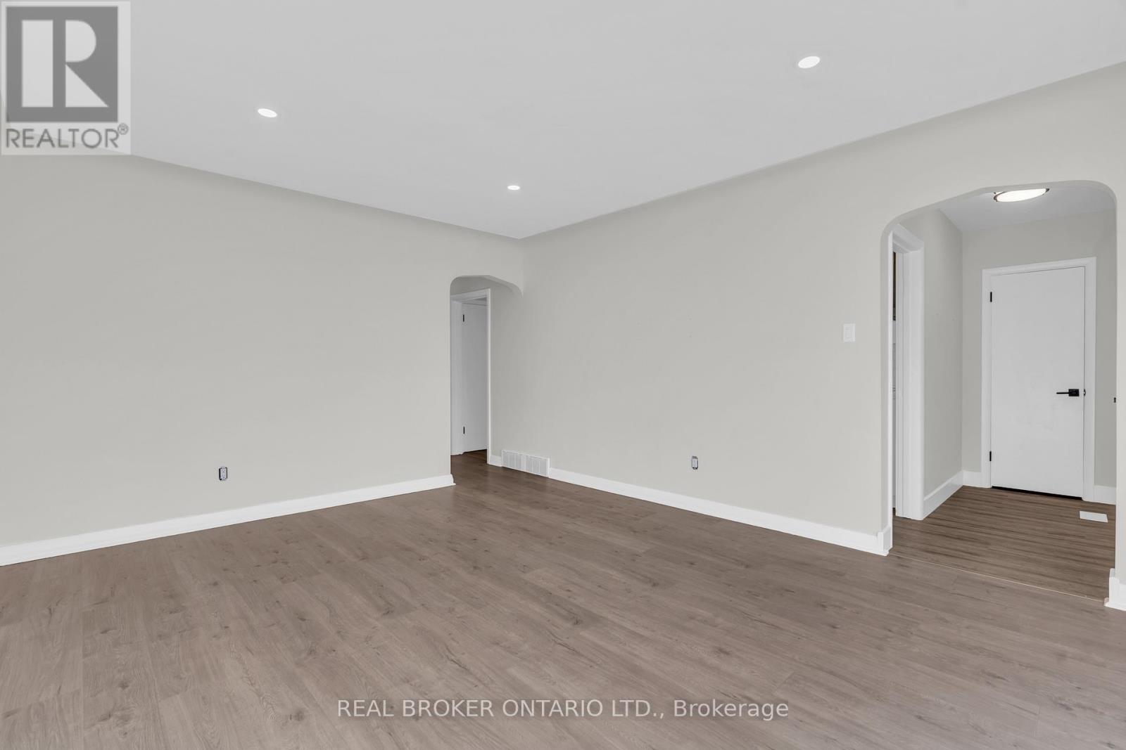 220 Bruce Street, Kitchener, Ontario  N2B 1Z3 - Photo 8 - X12585874