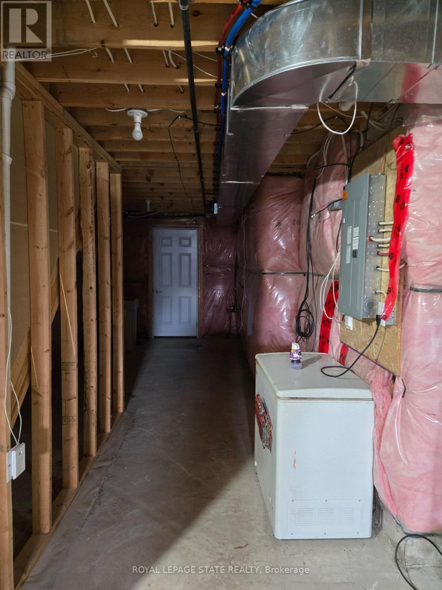 19 - 7 Lakelawn Road, Grimsby, Ontario  L3M 0E9 - Photo 23 - X12585894