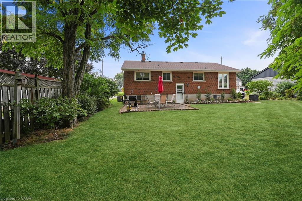 11 Kelson Avenue N, Grimsby, Ontario  L3M 4C6 - Photo 18 - 40790938