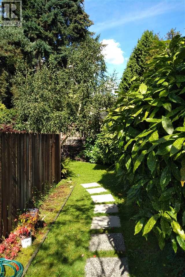 106 1745 Esquimalt Avenue, West Vancouver, British Columbia  V7V 1R7 - Photo 15 - R3070876