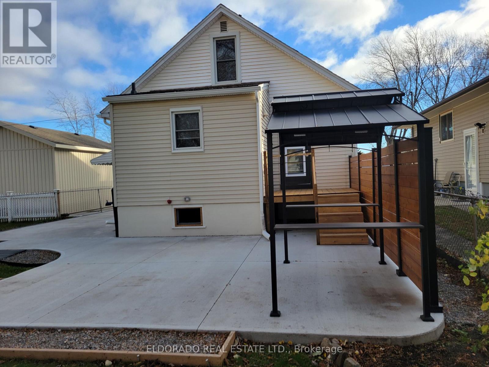 107 Mackan Street, Thorold, Ontario  L2V 1G5 - Photo 5 - X12585590