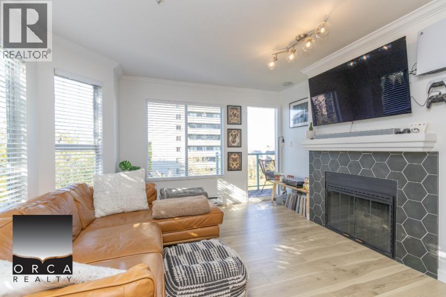 201 111 W 5th Street, North Vancouver, British Columbia  V7M 1J6 - Photo 3 - R3070881