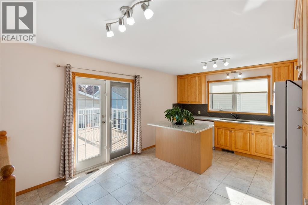 21 Pearson Place, Carstairs, Alberta  T0M 0N0 - Photo 7 - A2273124