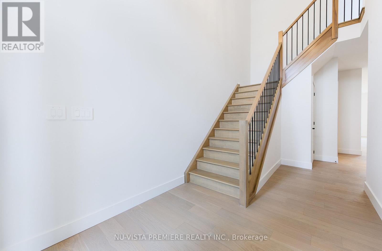 1689 Brayford Avenue, London South (South K), Ontario  N6K 0H1 - Photo 17 - X12575274