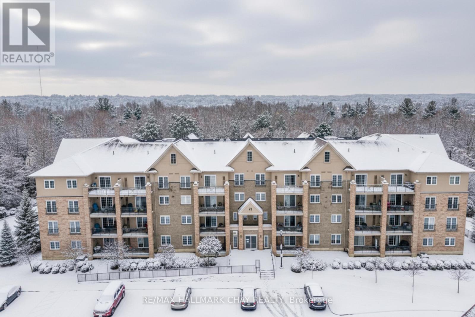 110 - 41 FERNDALE DRIVE S, Barrie, Ontario