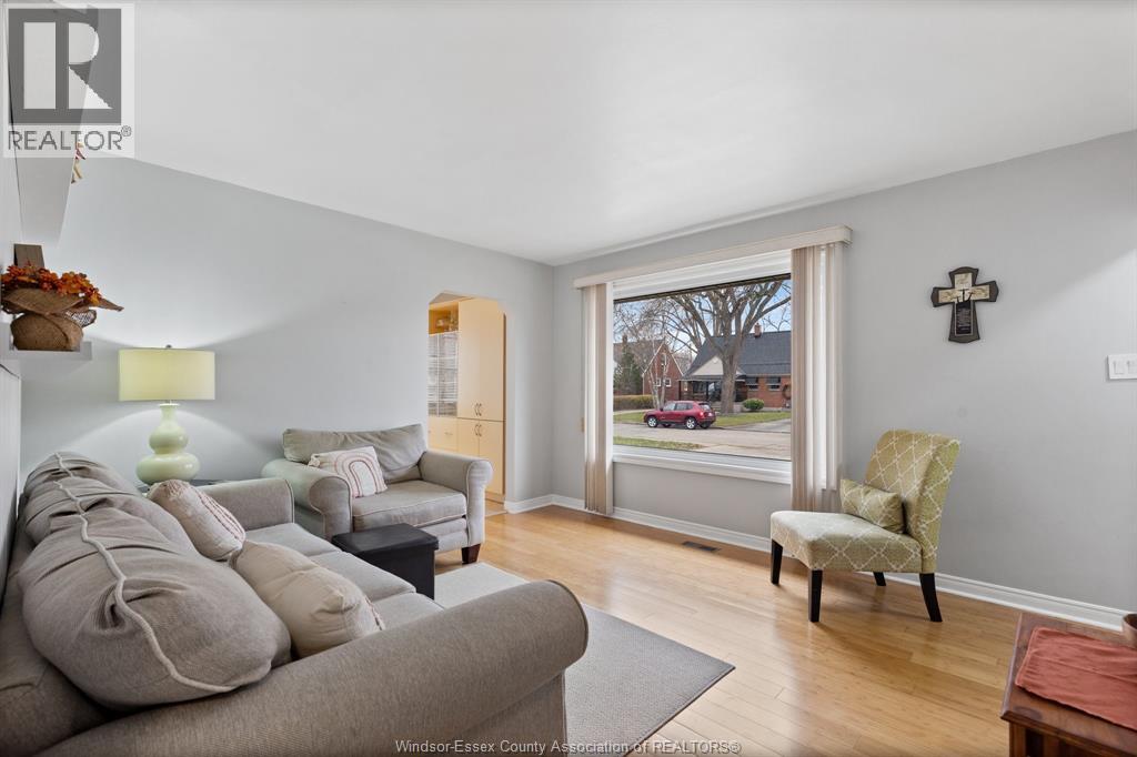 964 Parkview Avenue, Windsor, Ontario N8S 2X4 - Photo 3 - 25030793