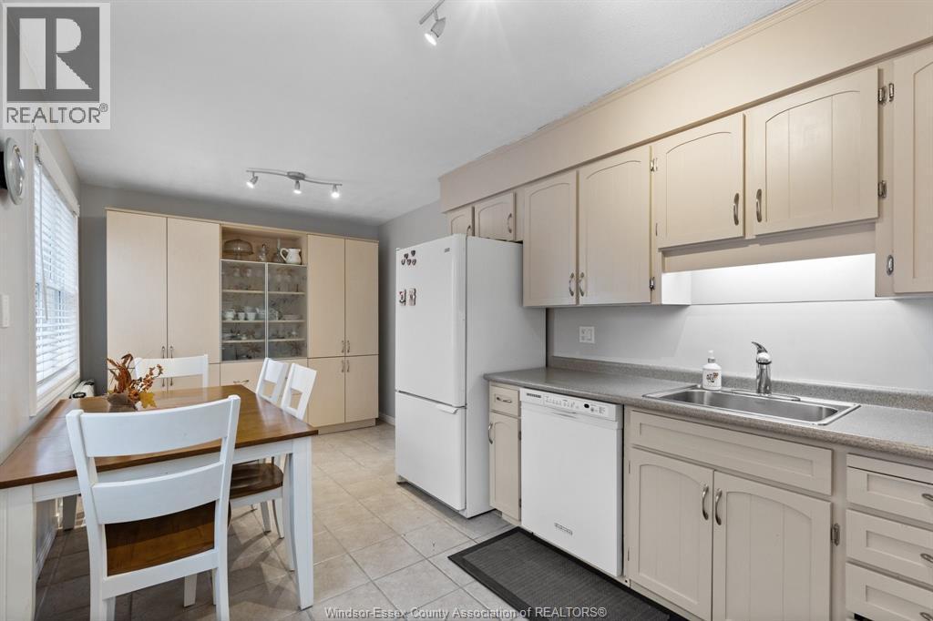 964 Parkview Avenue, Windsor, Ontario N8S 2X4 - Photo 4 - 25030793