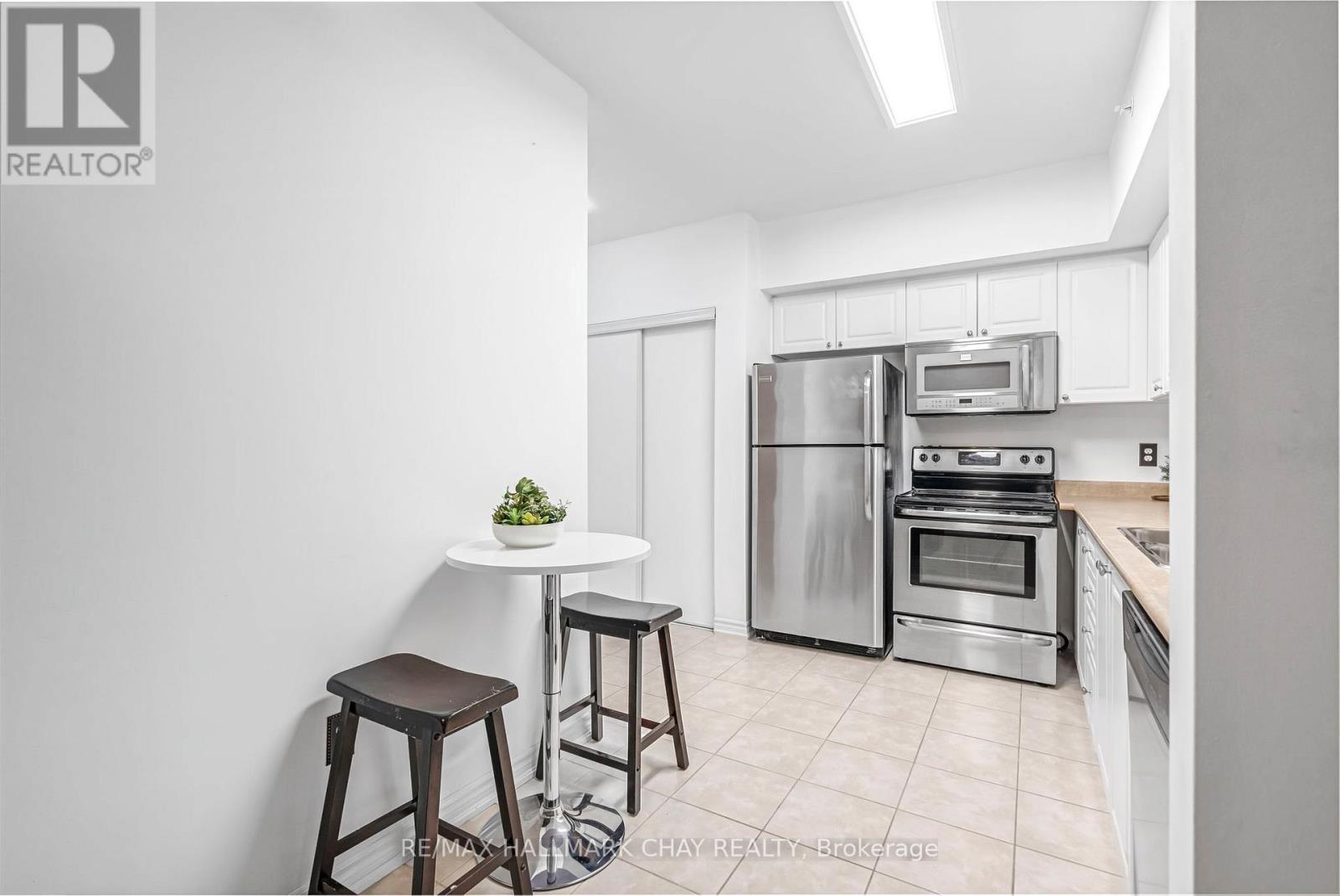 110 - 41 Ferndale Drive S, Barrie, Ontario  L4N 5T6 - Photo 8 - S12384905