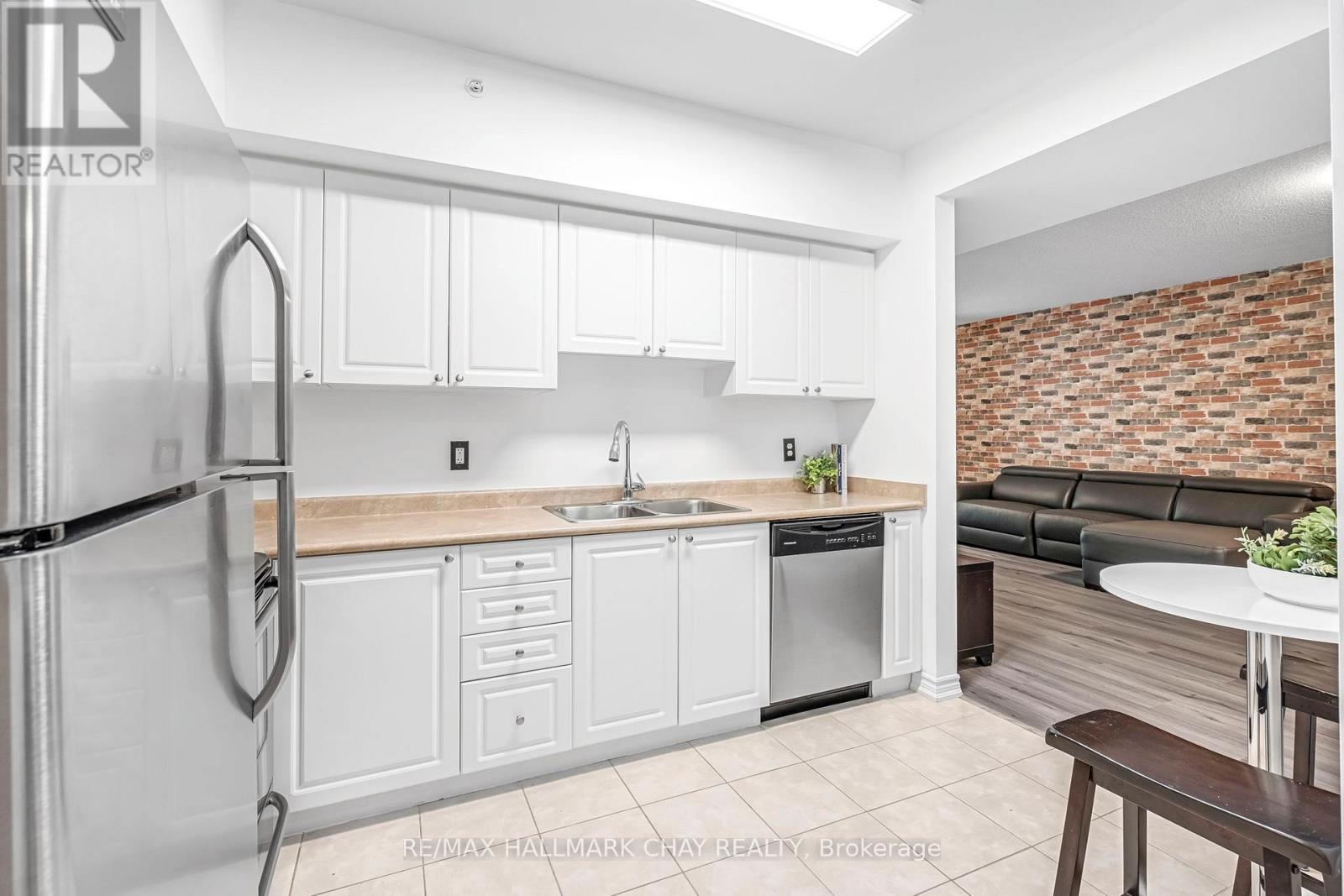 110 - 41 Ferndale Drive S, Barrie, Ontario  L4N 5T6 - Photo 6 - S12384905