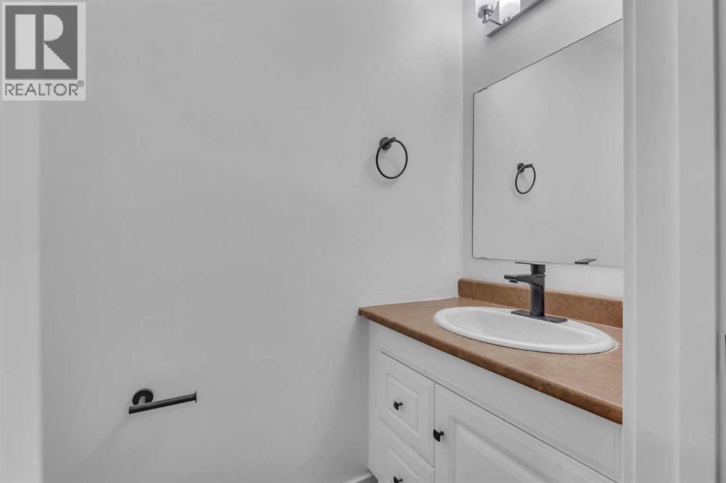 429 Georgian Villas Ne, Calgary, Alberta  T2A 7E3 - Photo 6 - A2270601