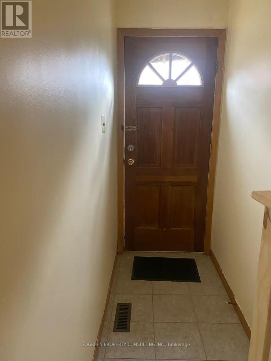 Main Floor - 243 Shawnee Circle, Toronto, Ontario  M2H 2Y3 - Photo 2 - C12585998