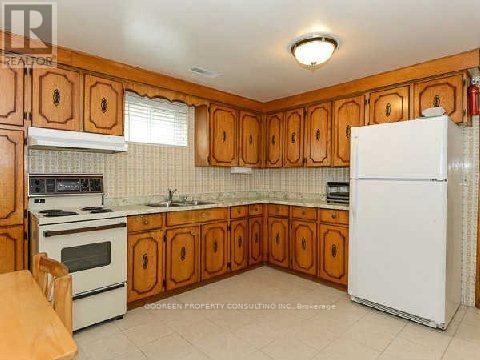 Main Floor - 243 Shawnee Circle, Toronto, Ontario  M2H 2Y3 - Photo 7 - C12585998