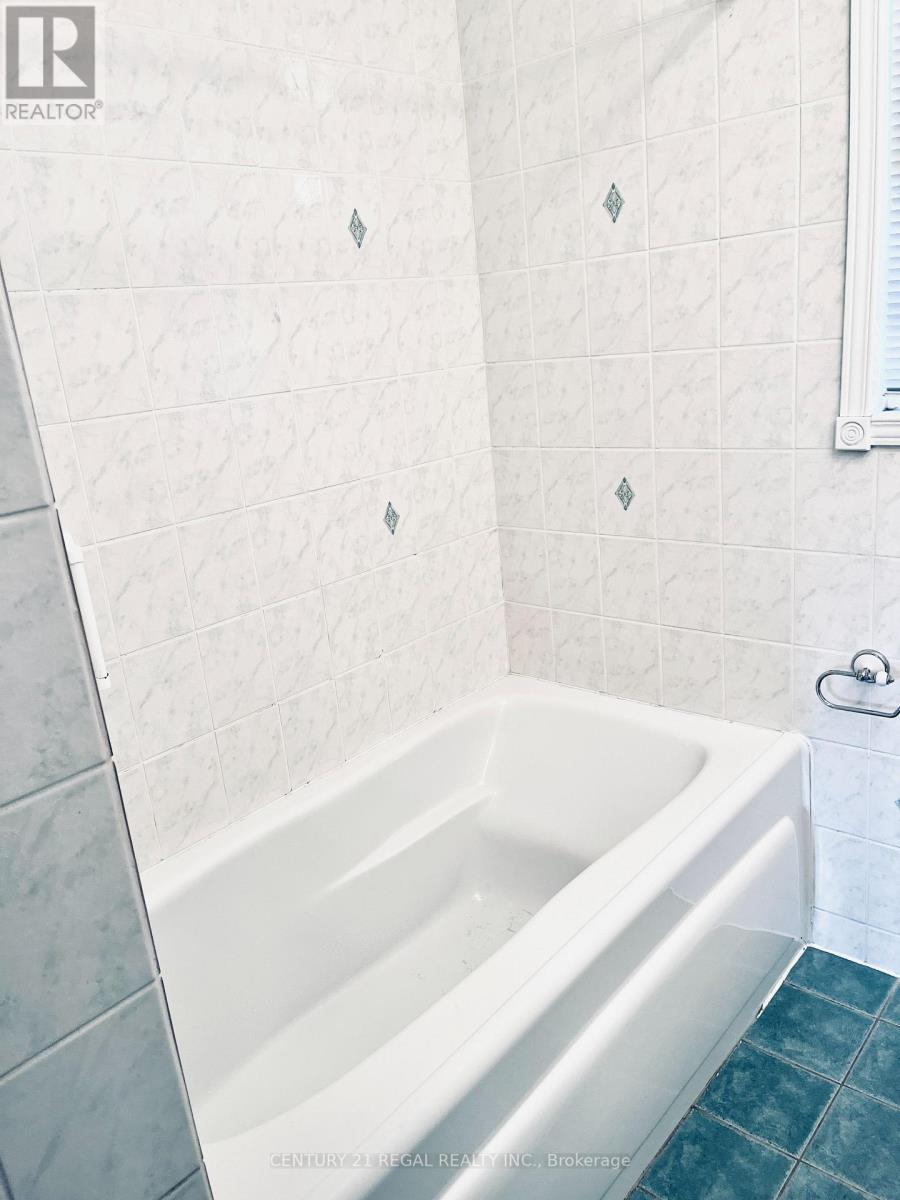 493 Plains Road, Toronto, Ontario  M4C 2Y7 - Photo 14 - E12585942