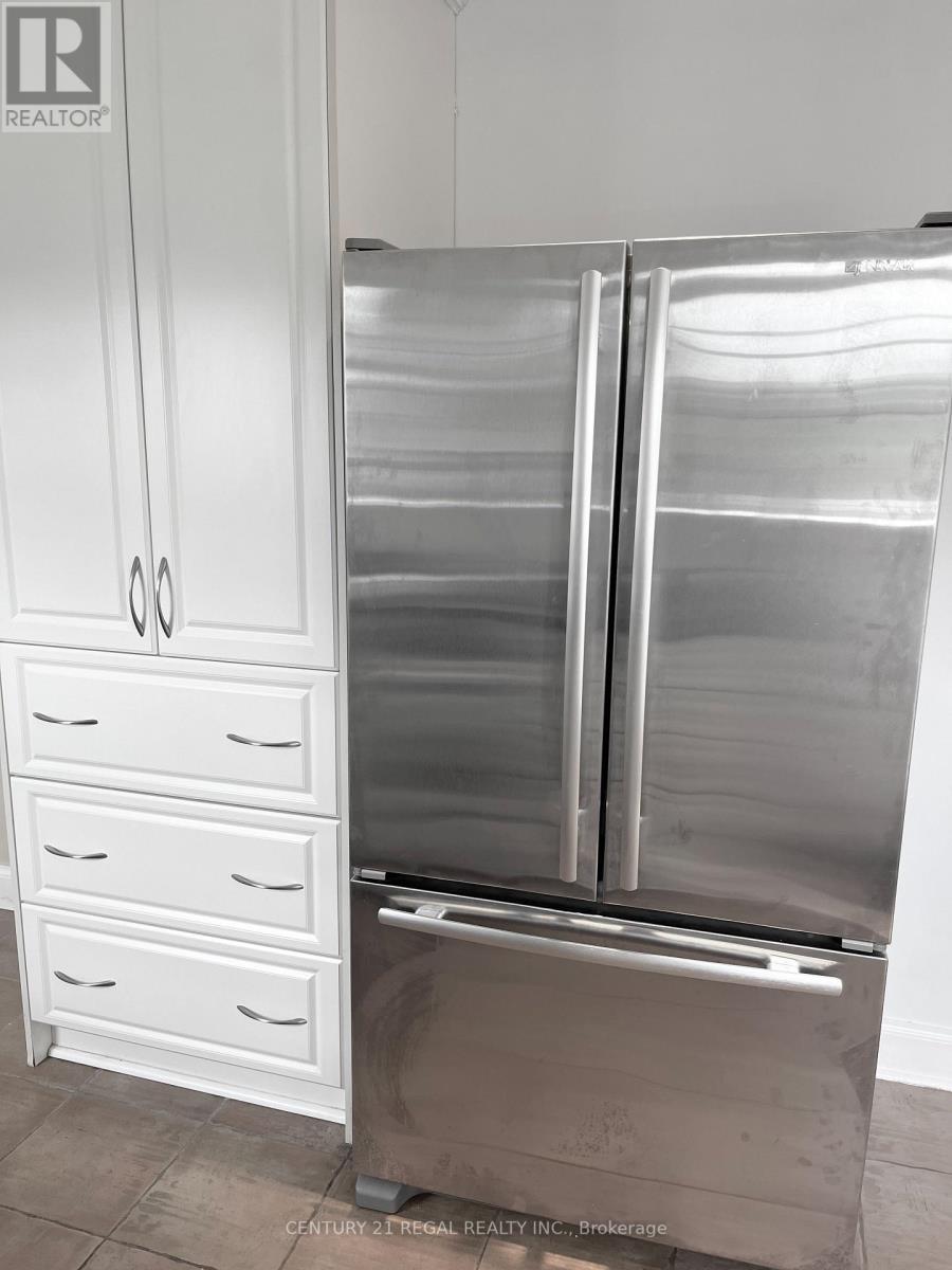 493 Plains Road, Toronto, Ontario  M4C 2Y7 - Photo 7 - E12585942