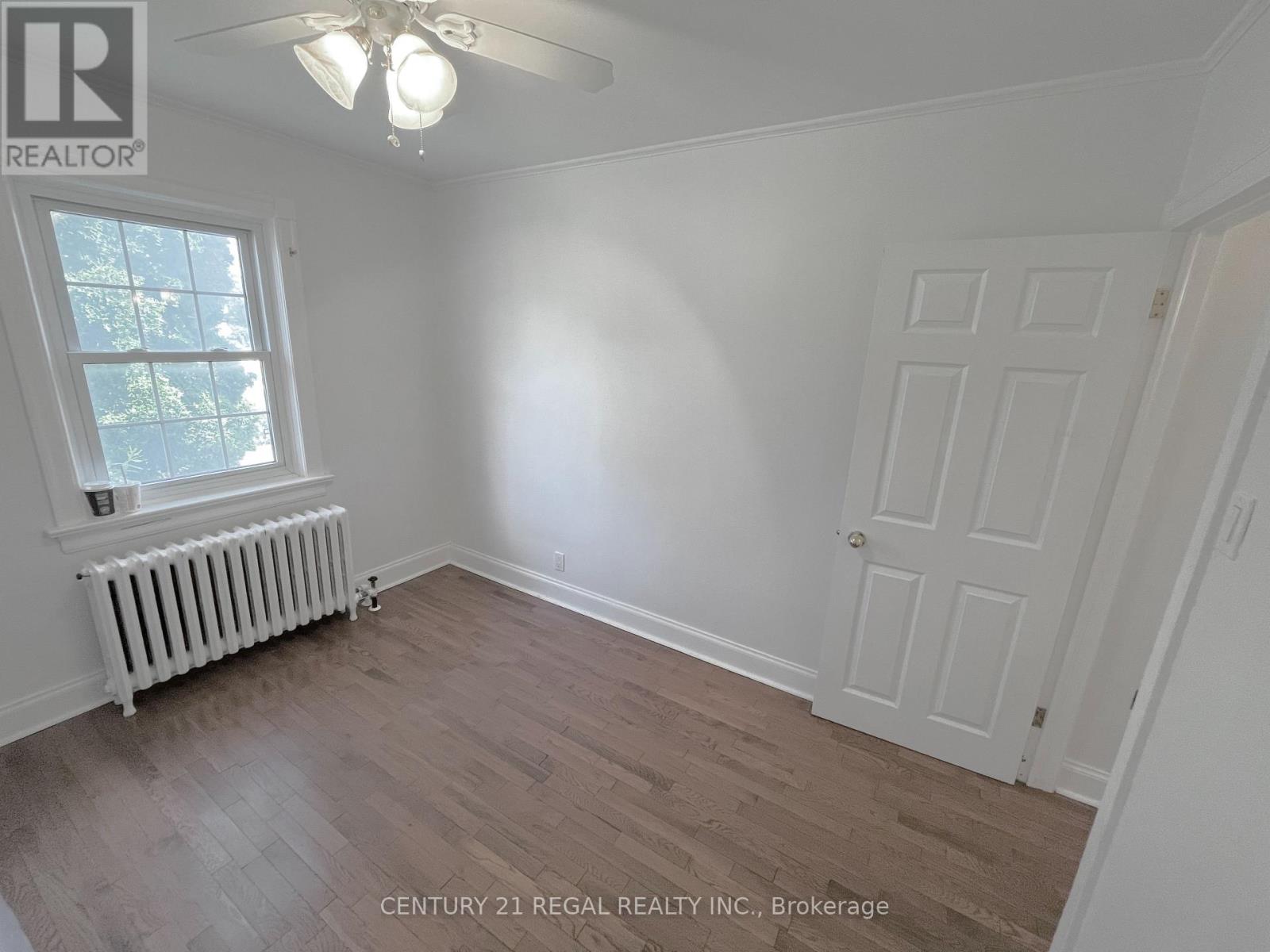 493 Plains Road, Toronto, Ontario  M4C 2Y7 - Photo 8 - E12585942