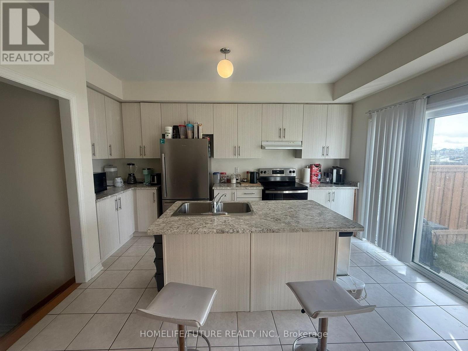 2404 Angora Street, Pickering, Ontario L1X 0M6 - Photo 11 - E12585962