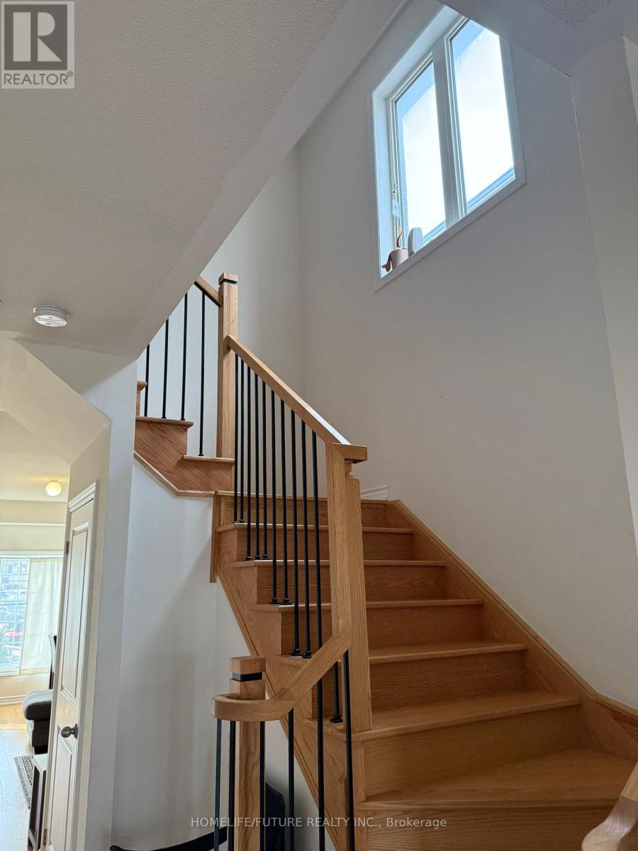 2404 Angora Street, Pickering, Ontario L1X 0M6 - Photo 14 - E12585962