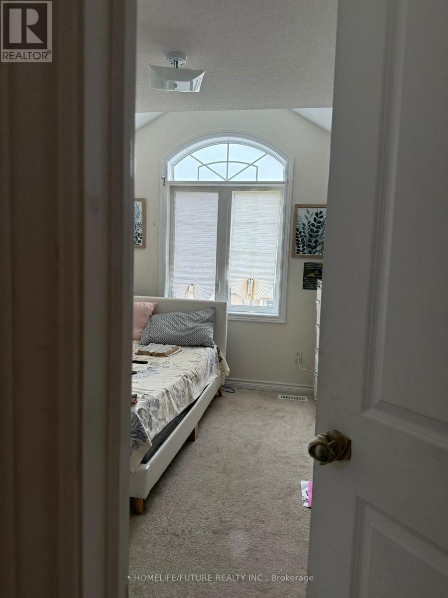 2404 Angora Street, Pickering, Ontario L1X 0M6 - Photo 17 - E12585962