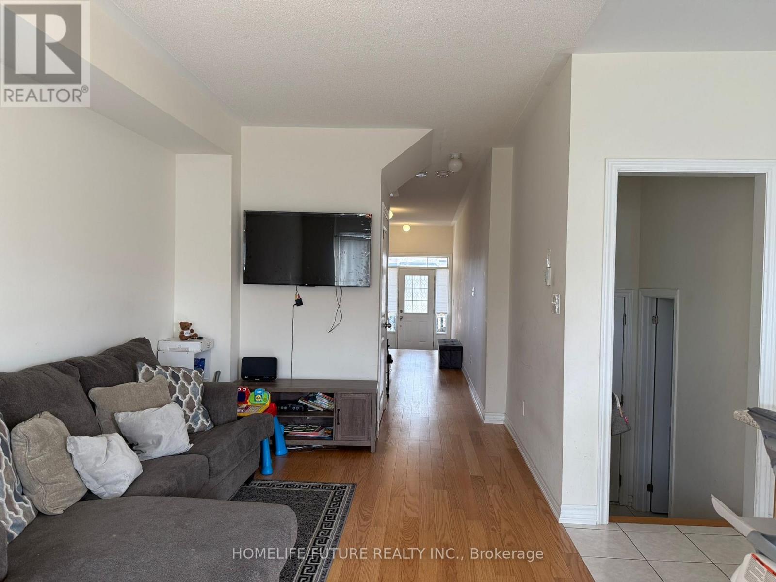 2404 Angora Street, Pickering, Ontario L1X 0M6 - Photo 6 - E12585962