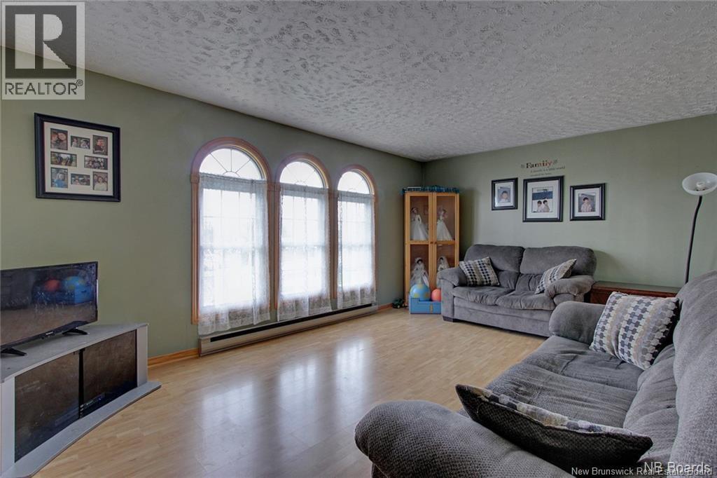 29 Snowball Crescent, Nackawic, New Brunswick  E6G 1C9 - Photo 3 - NB130395