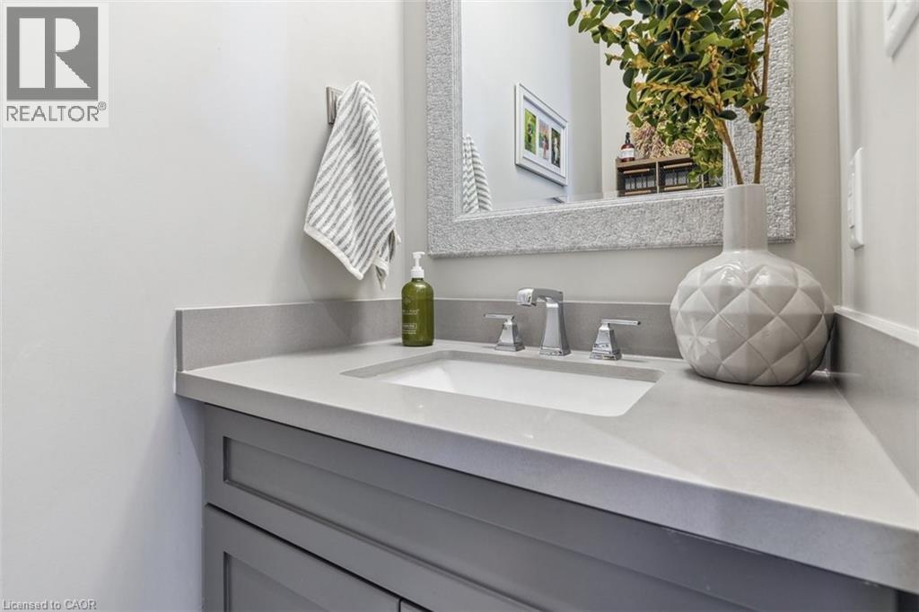 11 Secinaro Avenue, Ancaster, Ontario  L9G 0C6 - Photo 19 - 40782225