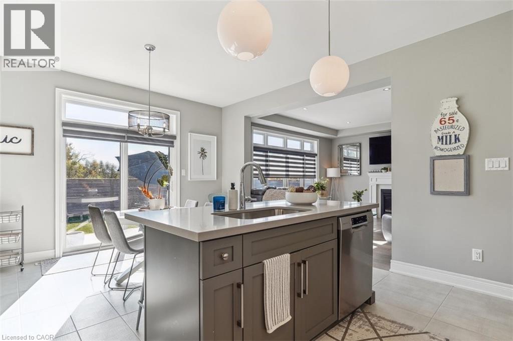 11 Secinaro Avenue, Ancaster, Ontario  L9G 0C6 - Photo 12 - 40782225