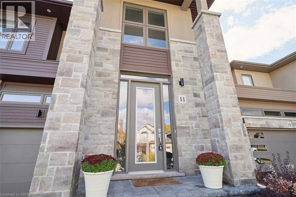 11 Secinaro Avenue, Ancaster, Ontario  L9G 0C6 - Photo 2 - 40782225