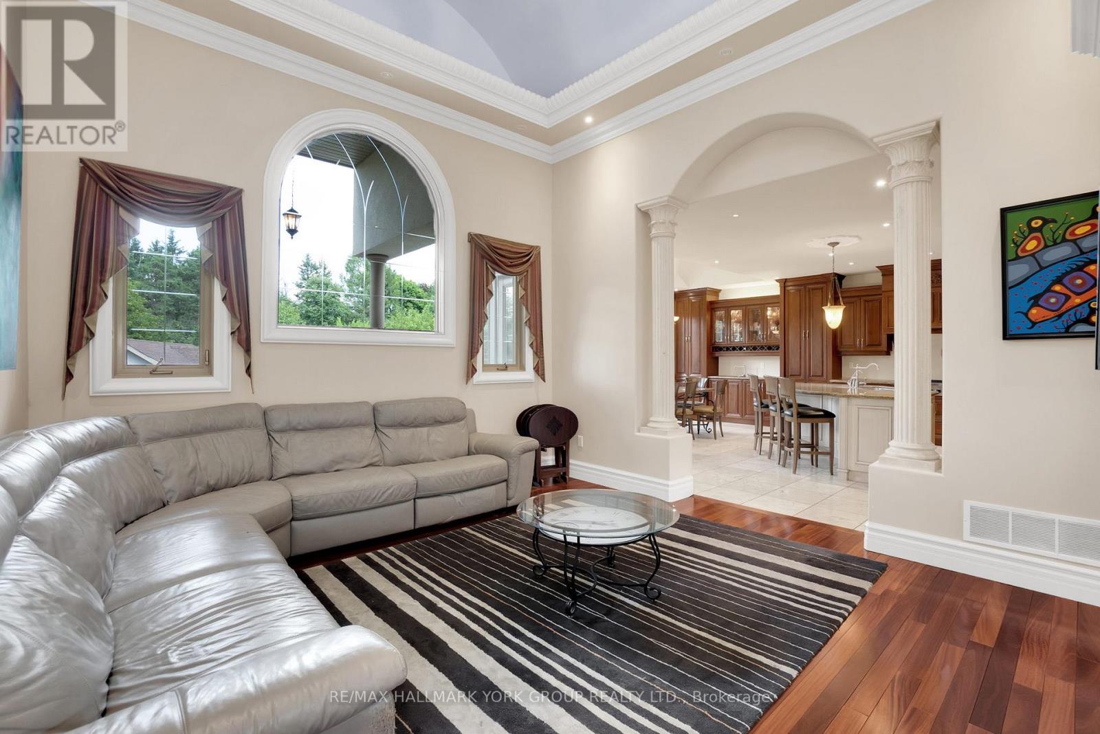 2 Kingswood Drive, King, Ontario  L7B 1K8 - Photo 8 - N12585930