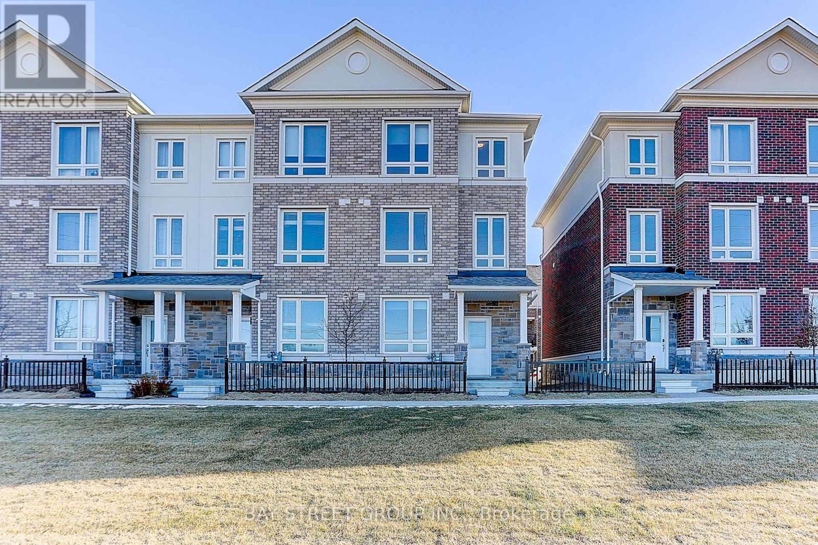 12 CHICAGO LANE, Markham, Ontario