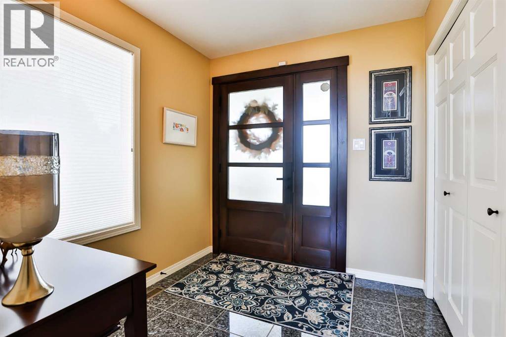 209 Coachwood Point W, Lethbridge, Alberta  T1K 6A7 - Photo 4 - A2259943