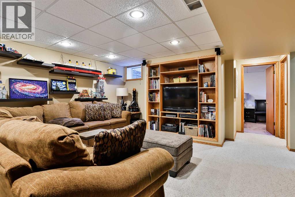 209 Coachwood Point W, Lethbridge, Alberta  T1K 6A7 - Photo 32 - A2259943