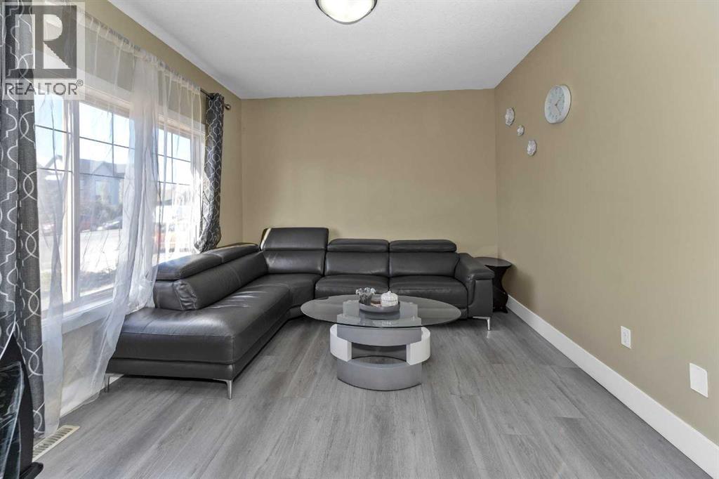 7432 Ogden Road Se, Calgary, Alberta  T2C 1B8 - Photo 5 - A2266559