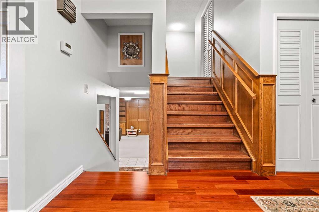 124 Canterbury Drive Sw, Calgary, Alberta  T2W 2G1 - Photo 6 - A2267789