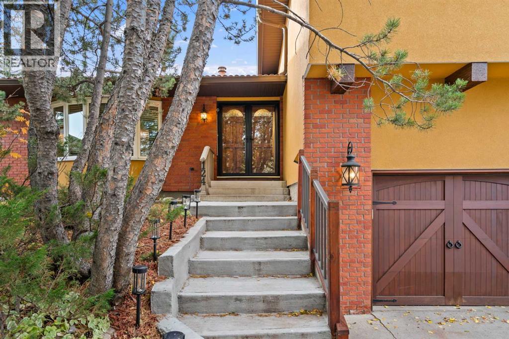124 Canterbury Drive Sw, Calgary, Alberta  T2W 2G1 - Photo 4 - A2267789