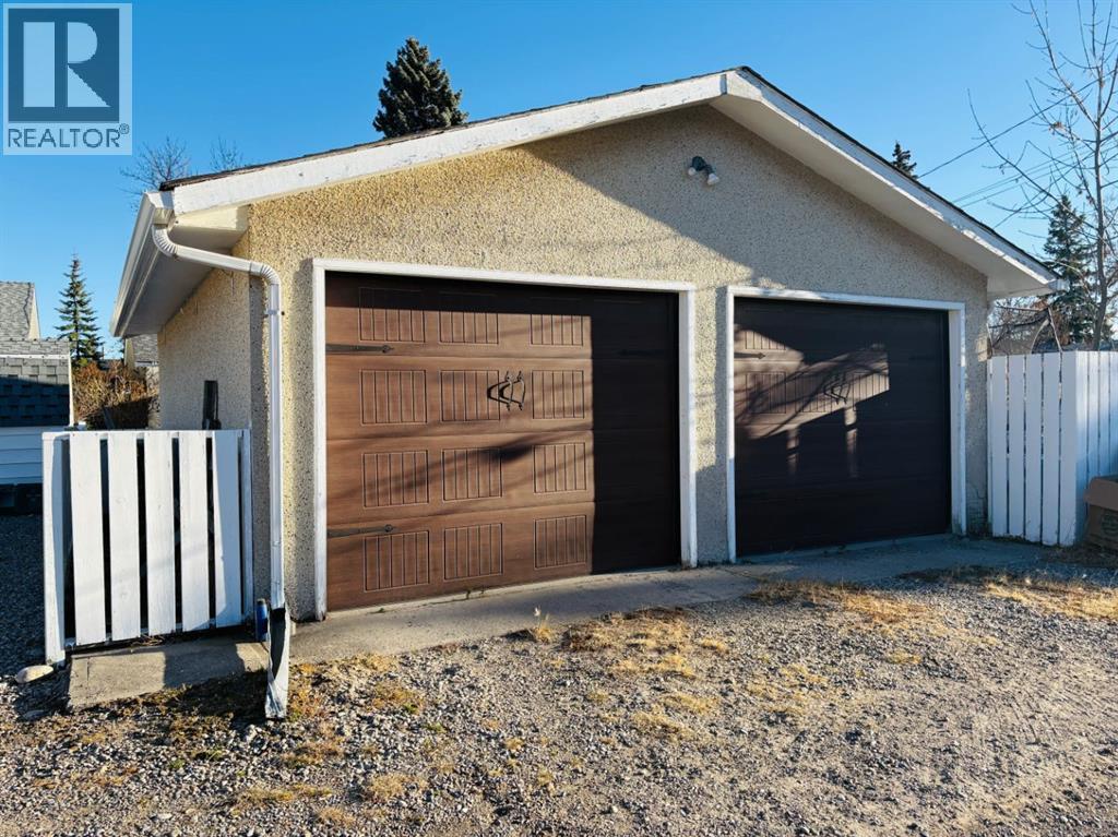 124 Glenpatrick Drive Sw, Calgary, Alberta  T3E 4L6 - Photo 48 - A2269591