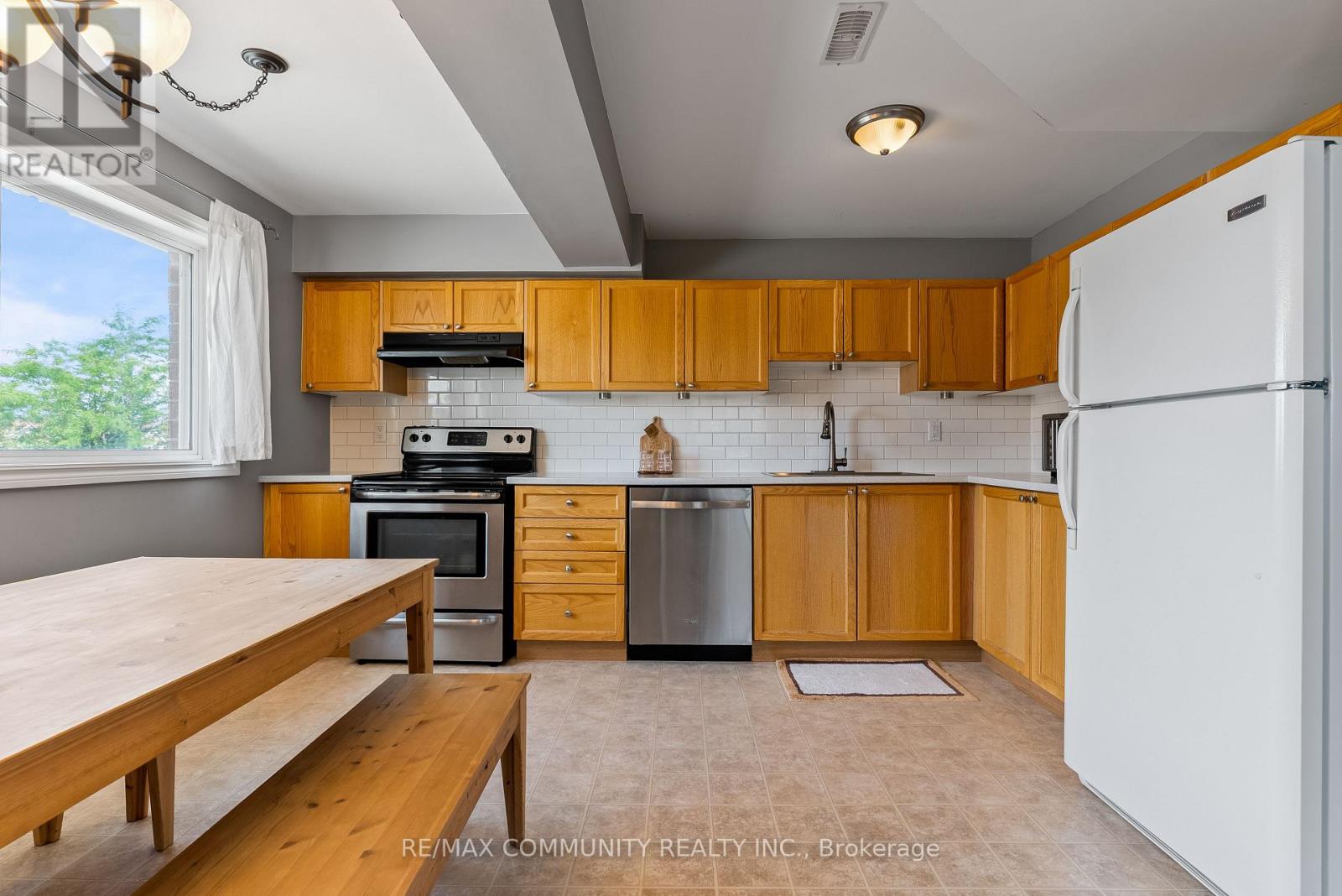 2 - 95 Goodwin Drive, Barrie, Ontario  L4N 6K6 - Photo 11 - S12585950