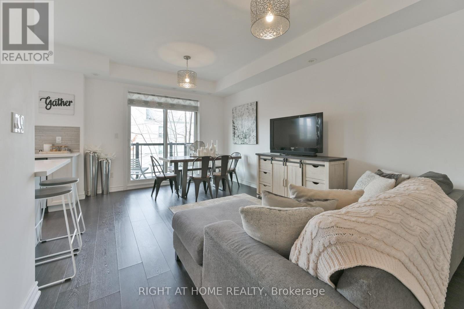 423 - 201 Pine Grove Road, Vaughan (Islington Woods), Ontario  L4L 0H8 - Photo 2 - N12553646