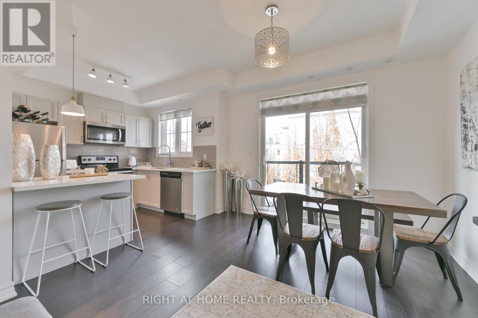 423 - 201 PINE GROVE ROAD, Vaughan, Ontario