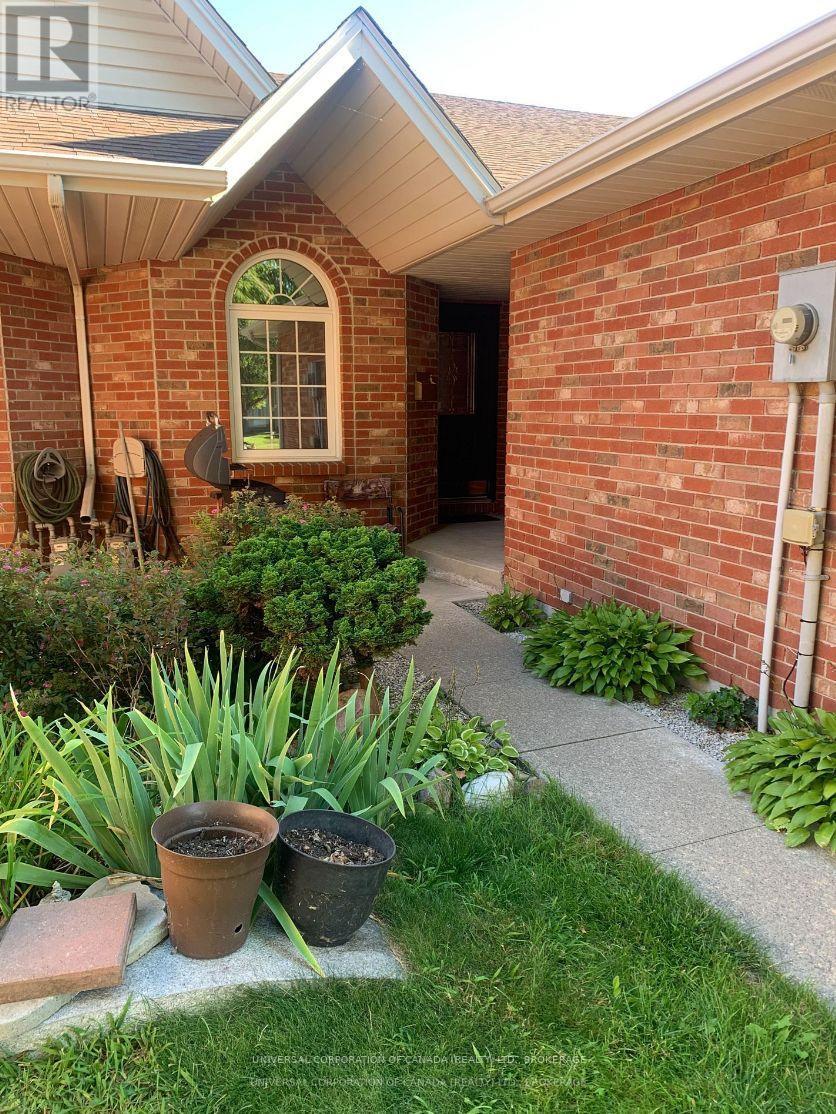 67 Foundry Street, Leamington, Ontario  N8H 1C5 - Photo 5 - X12586076