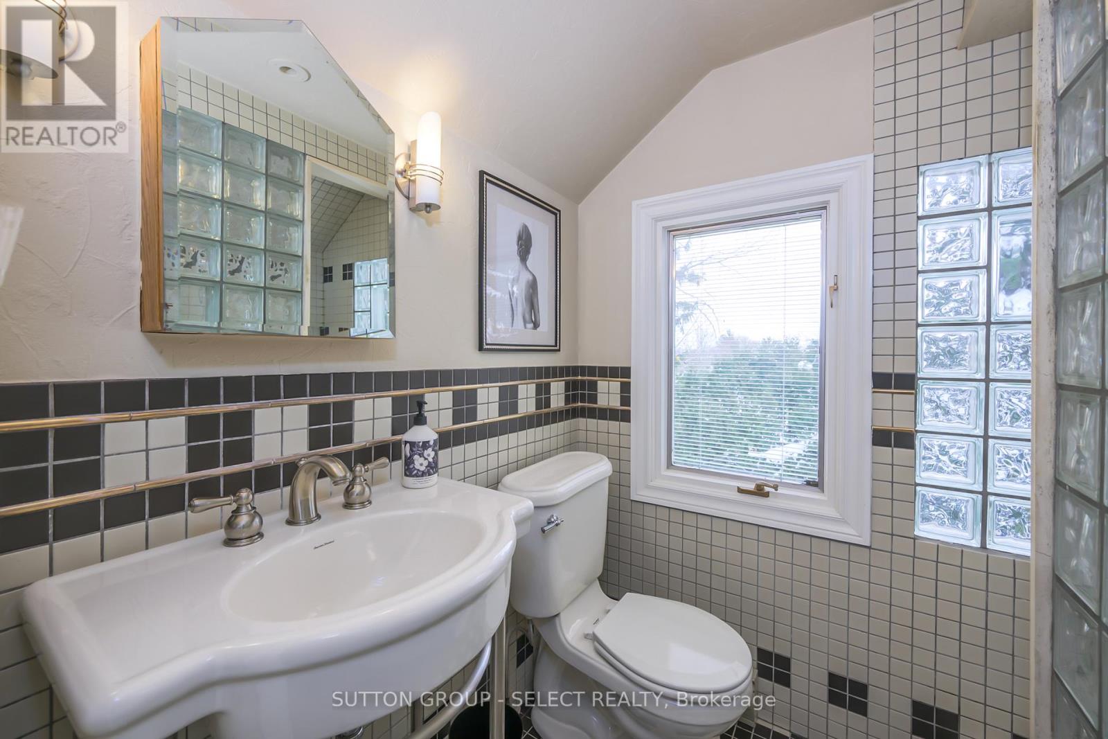 404 Wortley Road, London South, Ontario  N6C 3S6 - Photo 36 - X12586098