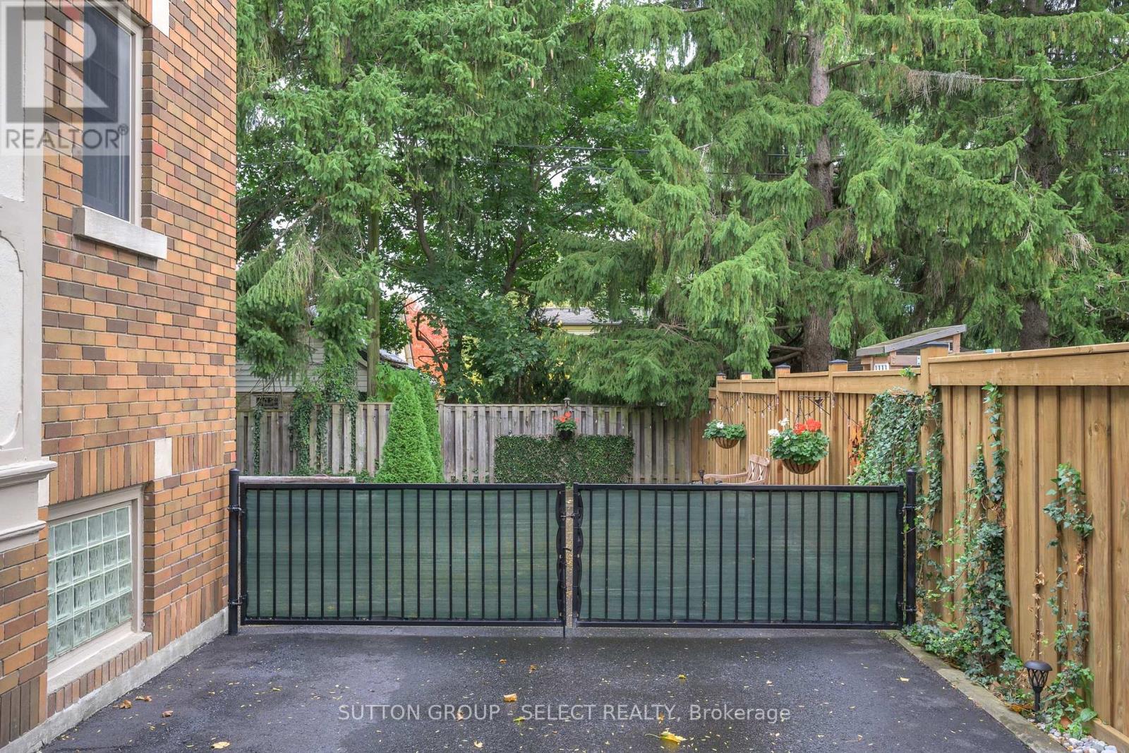 404 Wortley Road, London South, Ontario  N6C 3S6 - Photo 5 - X12586098