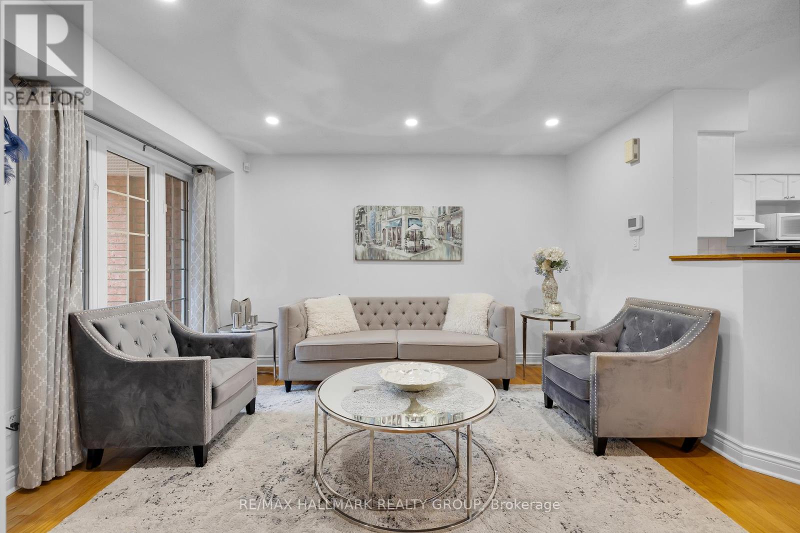 142 Inverkip Avenue, Ottawa, Ontario  K1T 4C3 - Photo 11 - X12586068