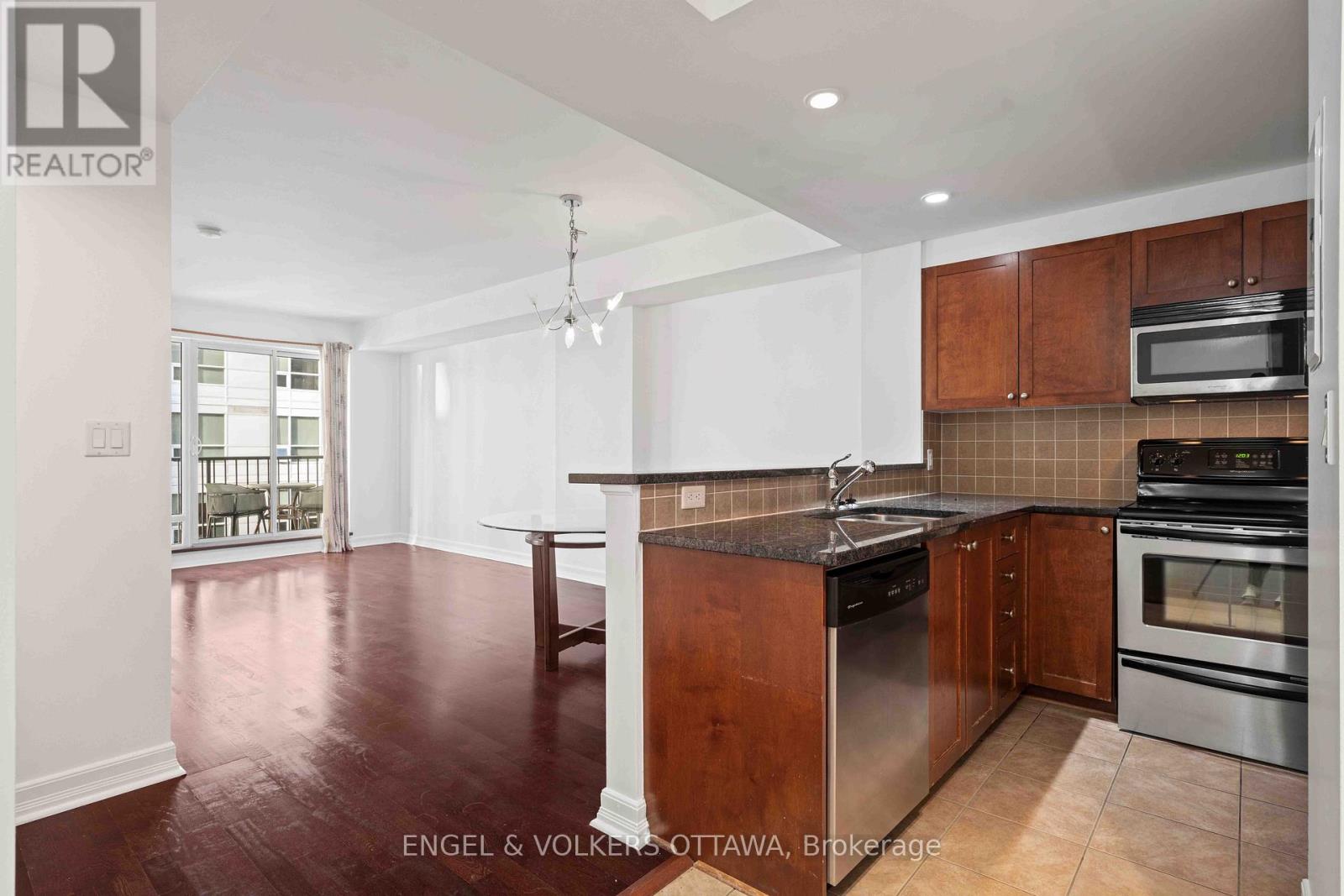 1107 - 200 Besserer Street, Ottawa, Ontario  K1N 0A7 - Photo 6 - X12586158