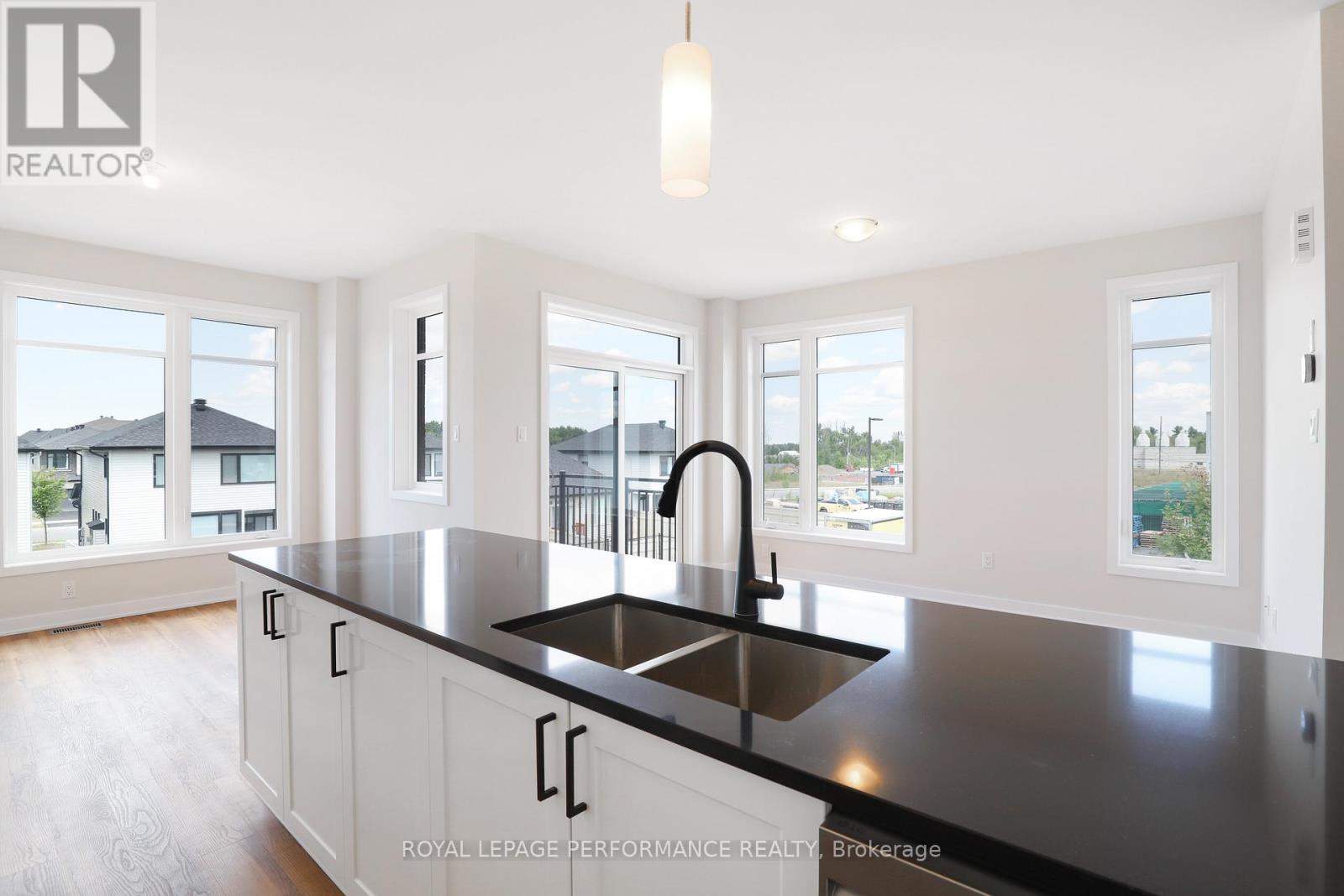 1220 Flycatcher Private, Ottawa, Ontario  K1X 0M7 - Photo 17 - X12586236