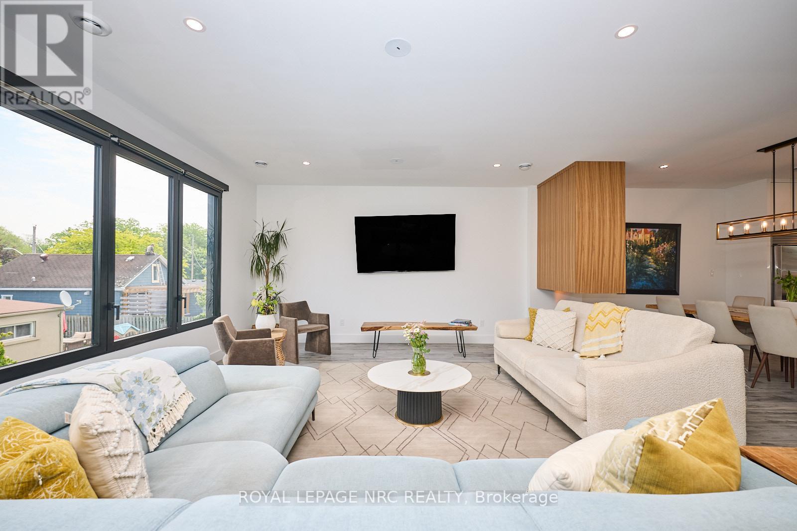 10 Pawling Street, St. Catharines, Ontario  L2N 5M2 - Photo 8 - X12586062