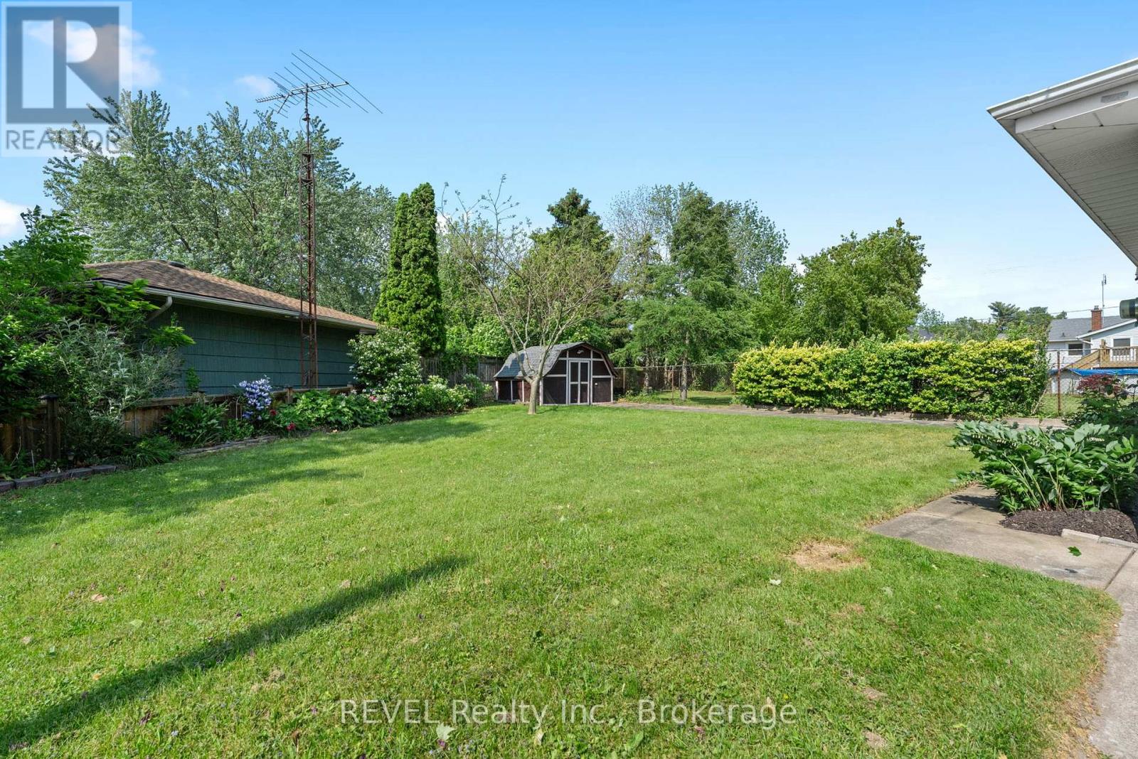 32 Hanson Drive N, St. Catharines (Bunting/linwell), Ontario  L2M 2X1 - Photo 13 - X12586196