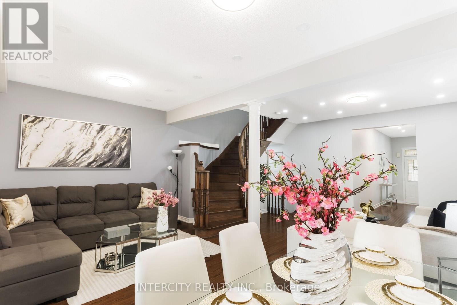 20 Vanderpool Crescent, Brampton, Ontario  L6P 3W9 - Photo 12 - W12585944