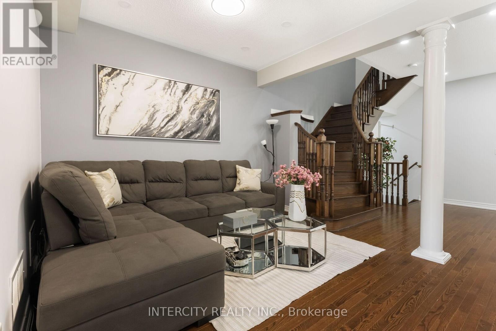 20 Vanderpool Crescent, Brampton, Ontario  L6P 3W9 - Photo 9 - W12585944