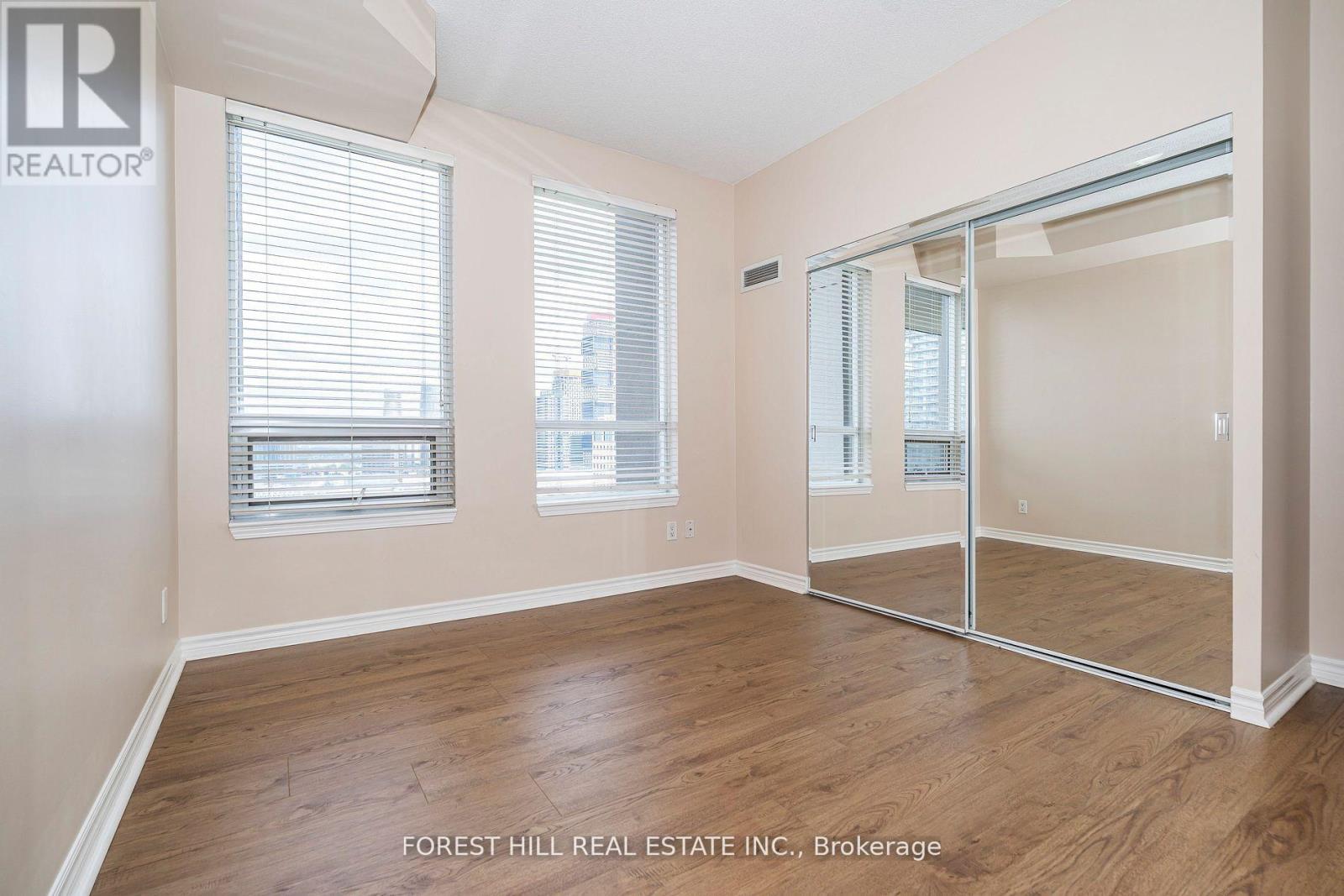 1610 - 388 Prince Of Wales Drive, Mississauga, Ontario  L5B 0A1 - Photo 12 - W12585960